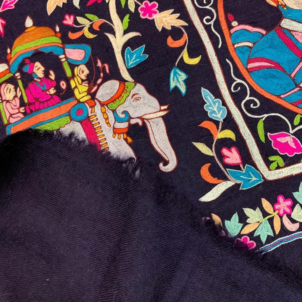 100% pure pashmina Mughal hand embroidery shawl - Picture 3 of 8